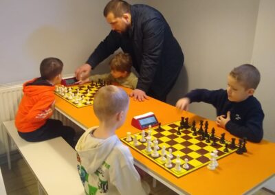 PHOTO 2024 03 04 08 15 29 2 400x284 - I Turniej szachowy "Choszczówka Chess Championship for Kids" w Szkole Mentis