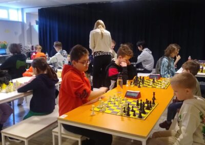 PHOTO 2024 03 04 08 15 31 400x284 - I Turniej szachowy "Choszczówka Chess Championship for Kids" w Szkole Mentis