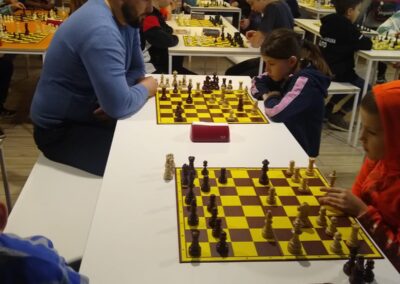 PHOTO 2024 03 04 08 15 34 2 400x284 - I Turniej szachowy "Choszczówka Chess Championship for Kids" w Szkole Mentis